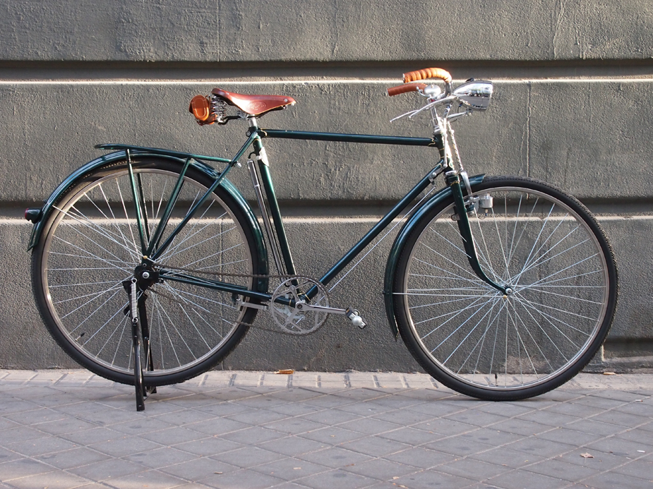 Los Martínez Banco de bicis Alquiler de bicicletas especiales para ocasiones especiales