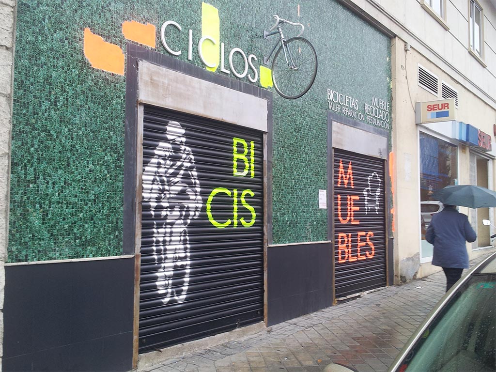 Los Martínez Banco de bicis Alquiler bicicletas grafiti ciclos