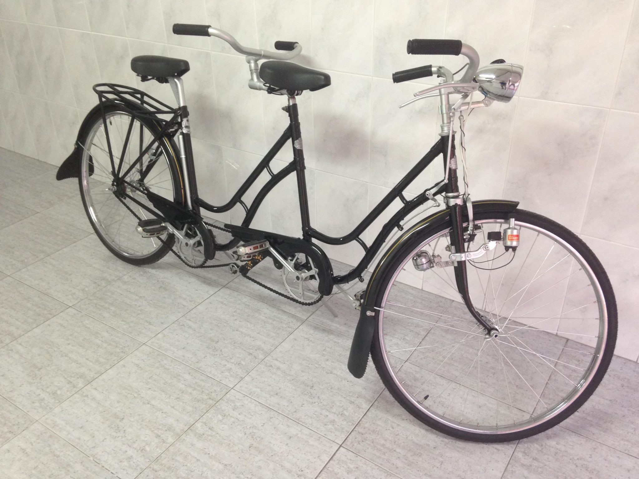 Los Martínez Banco de bicis Alquiler bicicletas tandem retro alicante