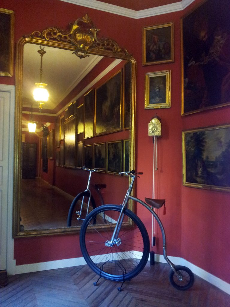 Los Martínez Banco de bicis Alquiler bicicletas Museo cerralbo velocipedo
